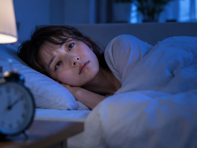 【不眠症と自律神経の乱れ】眠りが浅い・寝つけない人が知っておきたい「リローラ」「ホーリーバジル」とは?|違いとサプリ効果-01